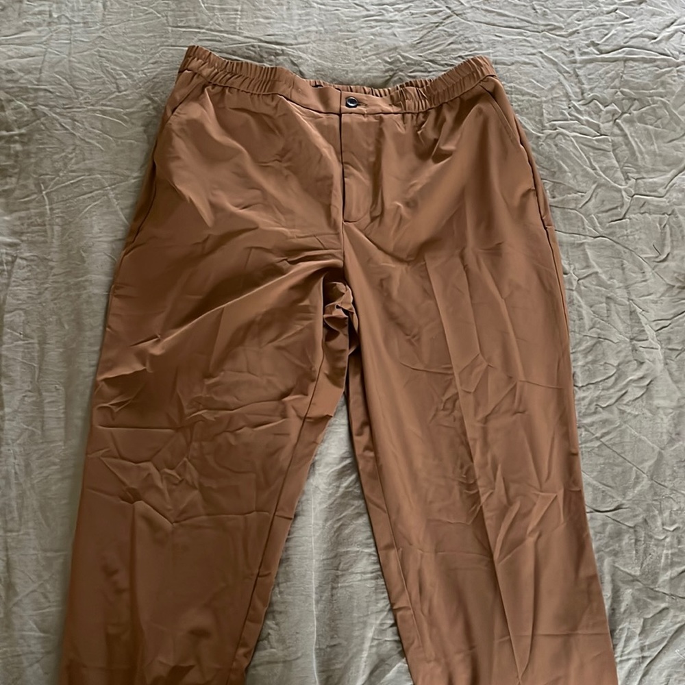 Banana Republic High-Rise AirStretch Pull-On Taper Pant